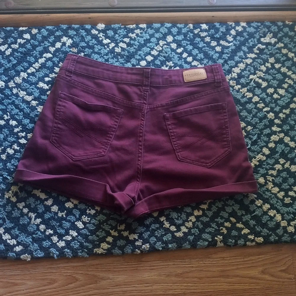 🏷3/$15 Aero Shorts - Picture 2 of 2